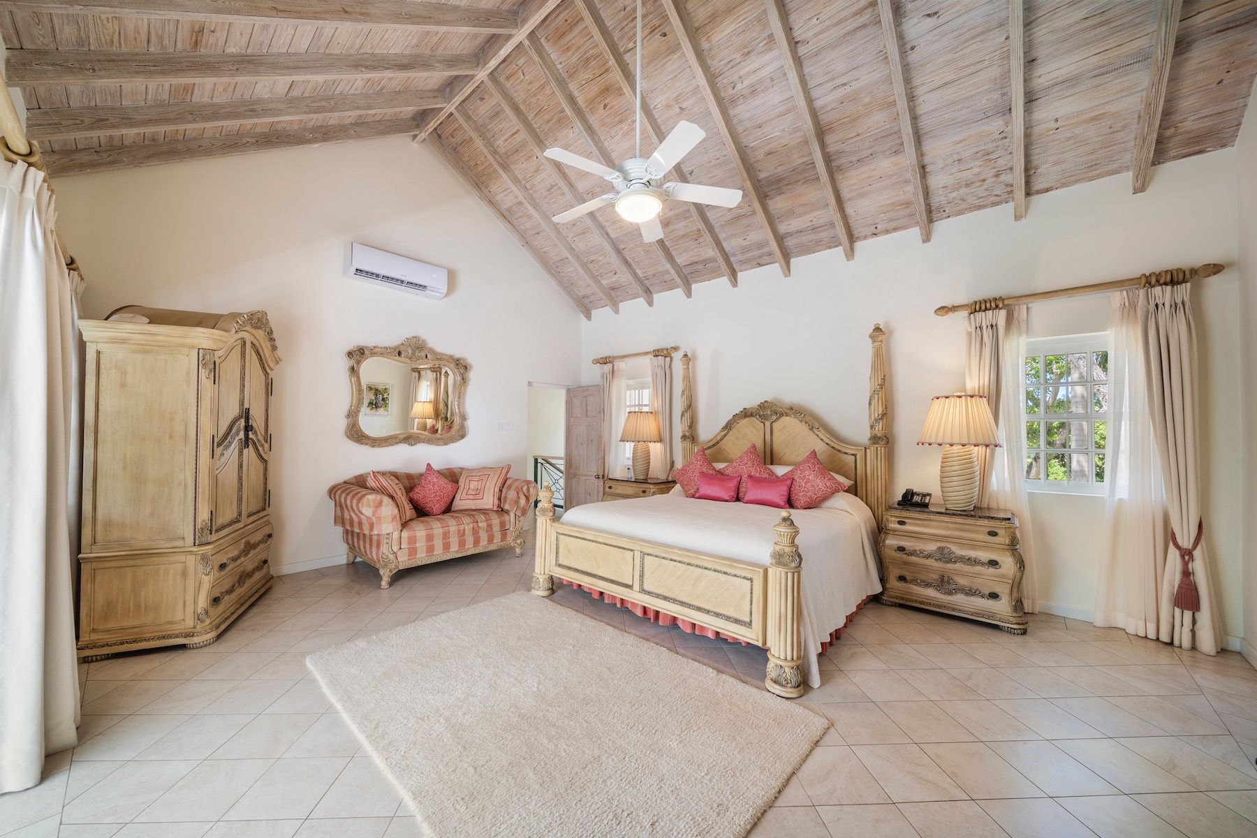 Sandalwood House villa photo.